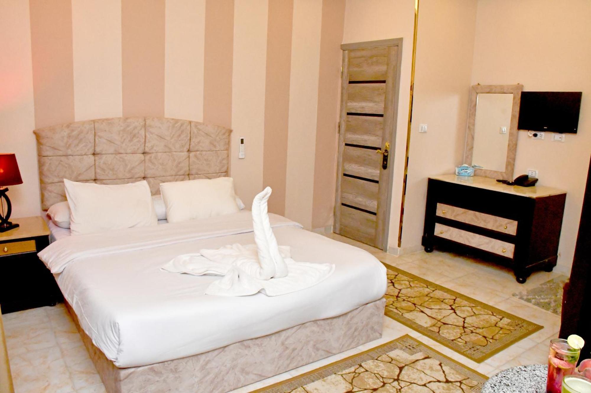 Nun Pyramids Hotel Kafrat al Jabal Room photo